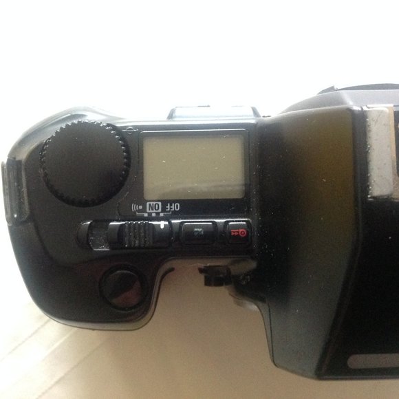 Nikon 8008s Film Camera - Picture 4 of 8